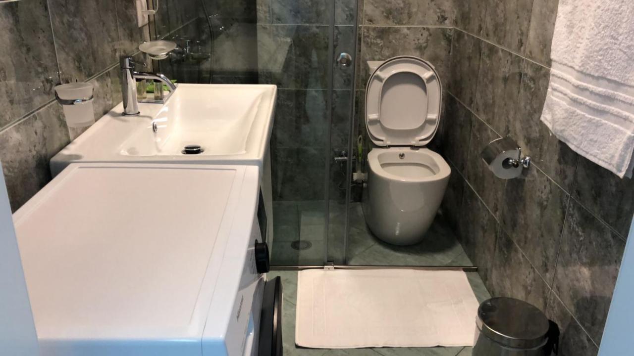 Comfort Apartment In City Center Tirana Exterior photo