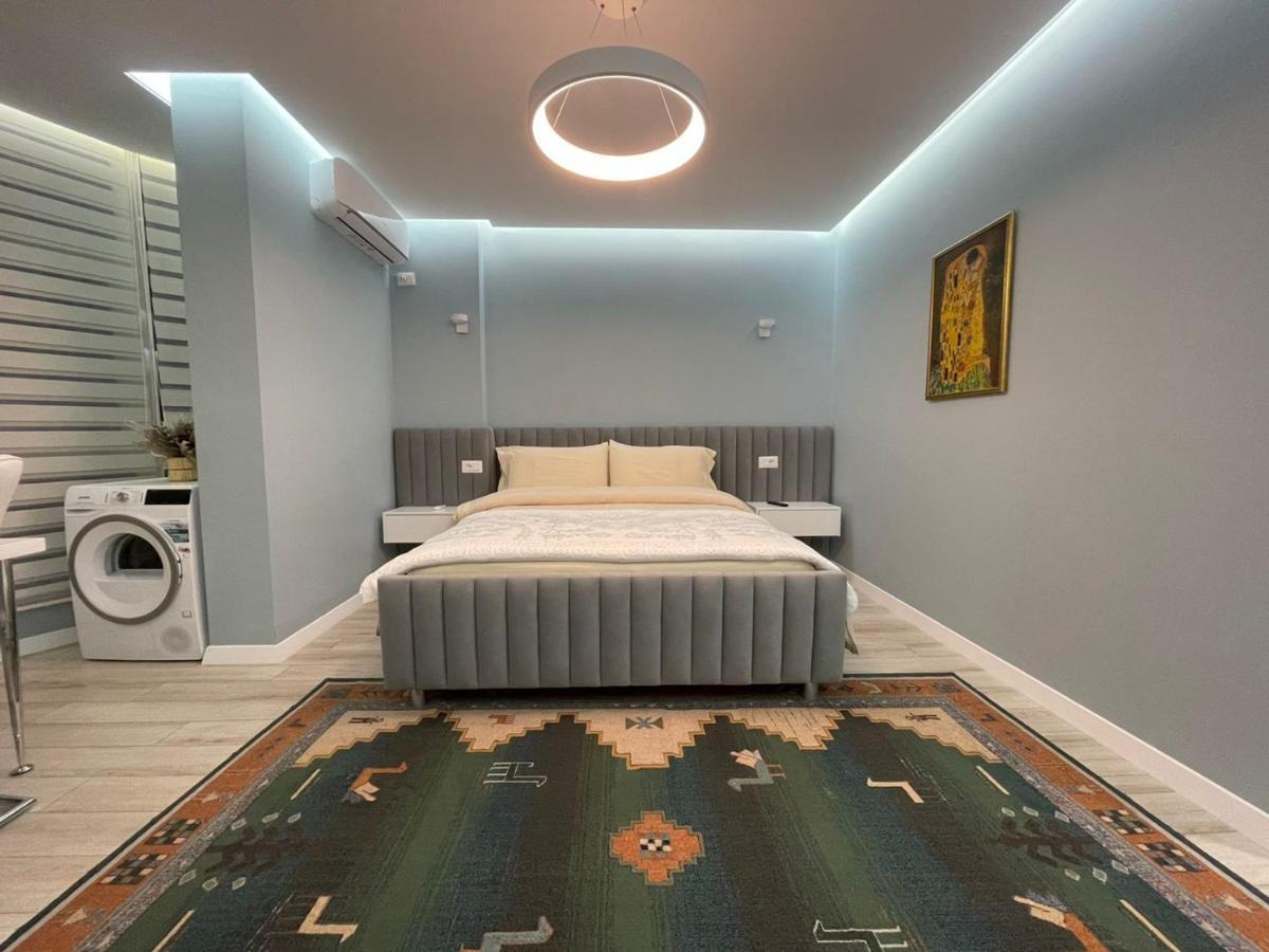Comfort Apartment In City Center Tirana Exterior photo