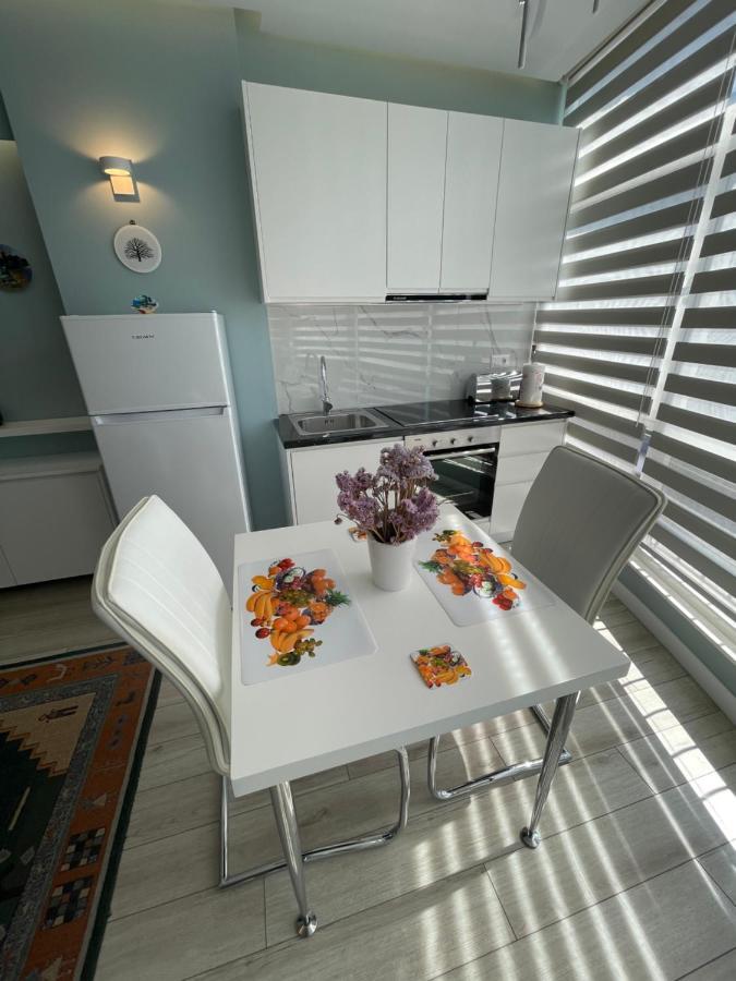Comfort Apartment In City Center Tirana Exterior photo